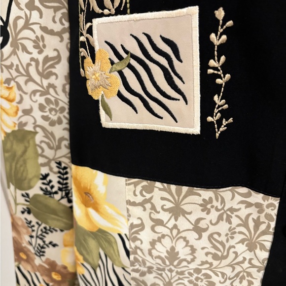 Peter Popovitch Silky Embroidered  Button‎ Down Blouse Spotless Sz Large - Picture 3 of 8